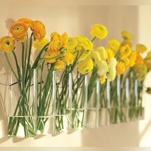 Pottery Barn Glass Wall Vase, 7 inches tall, like new, single vase only